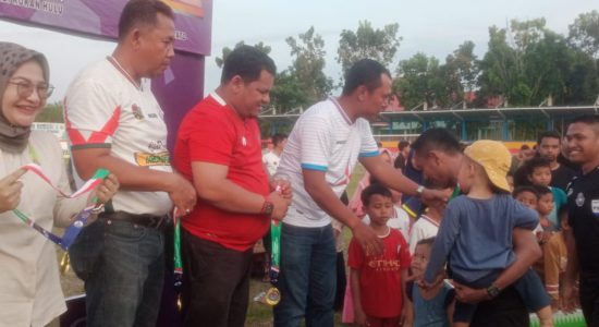 Kelmi Amri ,SH Resmi Tutup Open Turnamen Sepak Bola  Mahato Cup VI   2022 ,” Bandung Fashion Raih Juara Champion