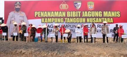 Kabaharkam Polri Komjen Agus Andrianto Apresiasi Keberhasilan Program Jaga Kampung Polda Riau