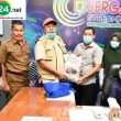 Ketua Gugus Tugas Covid-19 Sergai, Serahkan Bantuan Kepada Insan Pers