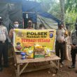 Kapolsek Rembah Hilir (Rohul) Dan Personil Berbagi Dengan Dhuafa ” Wujudkan Kepedulian Terhadap Warganya “