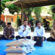 Bupati Salurkan 7,8 Ton Benih Padi Kepada kelompok Tani Sidua Dua