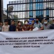 Puluhan Aktivis Mahasiswa Gelar Aksi Unjuk Rasa Di Depan Kantor Kejatisu