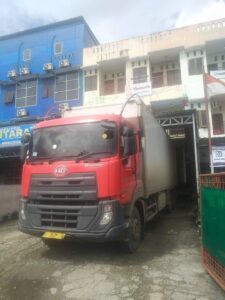 Teks Foto : Kantor dan gudang PT YIP Cabang Rantauprapat yang akan dihentikan kegiatannya karena tidak memiliki SIPA