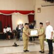 Terbaik II Dalam Penyaluran KUR dan Ultra Mikro, ” Bupati H. Sukiman Terima Penghargaan Anugerah Treasury Award dari DJPB Riau