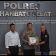 Kapolres Labuhanbatu Selatan AKBP.Maringan Simanjuntak ,SH.MH Terima Penghargaan Dari sumut24.net